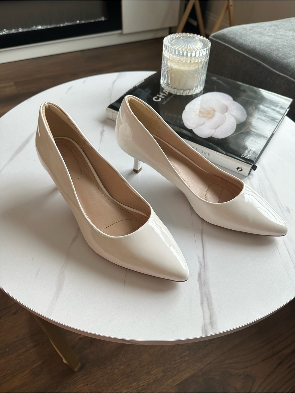 Women's Ivory Patent Pointed-Toe Mid Heel Pumps